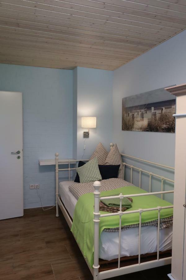 Ferienwohnung Blau Hohenfelde  Екстериор снимка